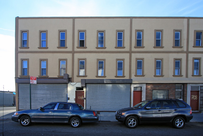 1710 E New York Ave in Brooklyn, NY - Foto de edificio - Building Photo