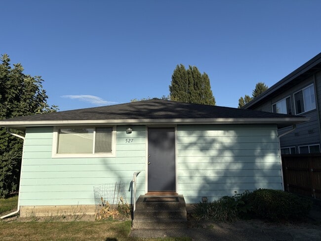 527 Wells Ave N, Unit 527 Wells Ave in Renton, WA - Foto de edificio - Building Photo