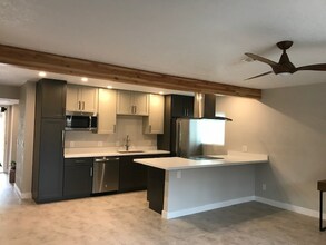 7430 E Chaparral Rd in Scottsdale, AZ - Building Photo - Building Photo