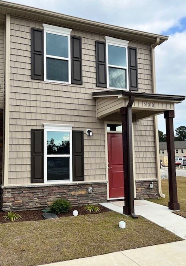 500 Pate Dr in Midway Park, NC - Building Photo - Building Photo