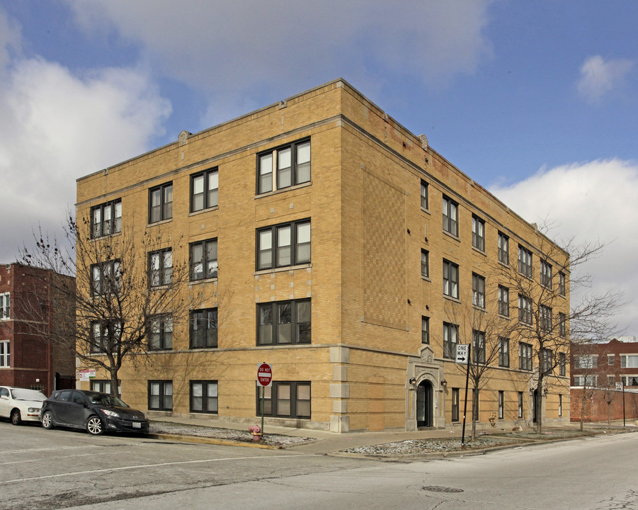 6146 N Ravenswood in Chicago, IL - Foto de edificio