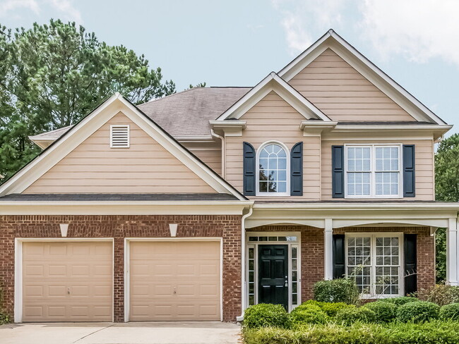 property at 3067 Woodbridge Ln