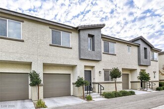 12230 Golden Wreath Rd in Las Vegas, NV - Building Photo - Building Photo