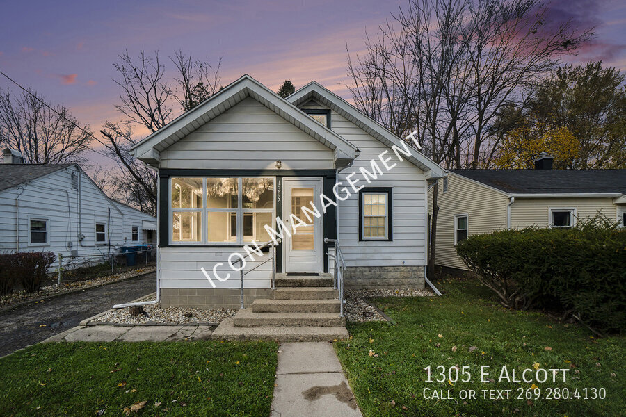 1305 E Alcott St in Kalamazoo, MI - Foto de edificio