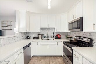 1619 W Peoria Ave in Phoenix, AZ - Building Photo - Building Photo