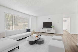 Bentley Avenue Apartments in Los Angeles, CA - Building Photo