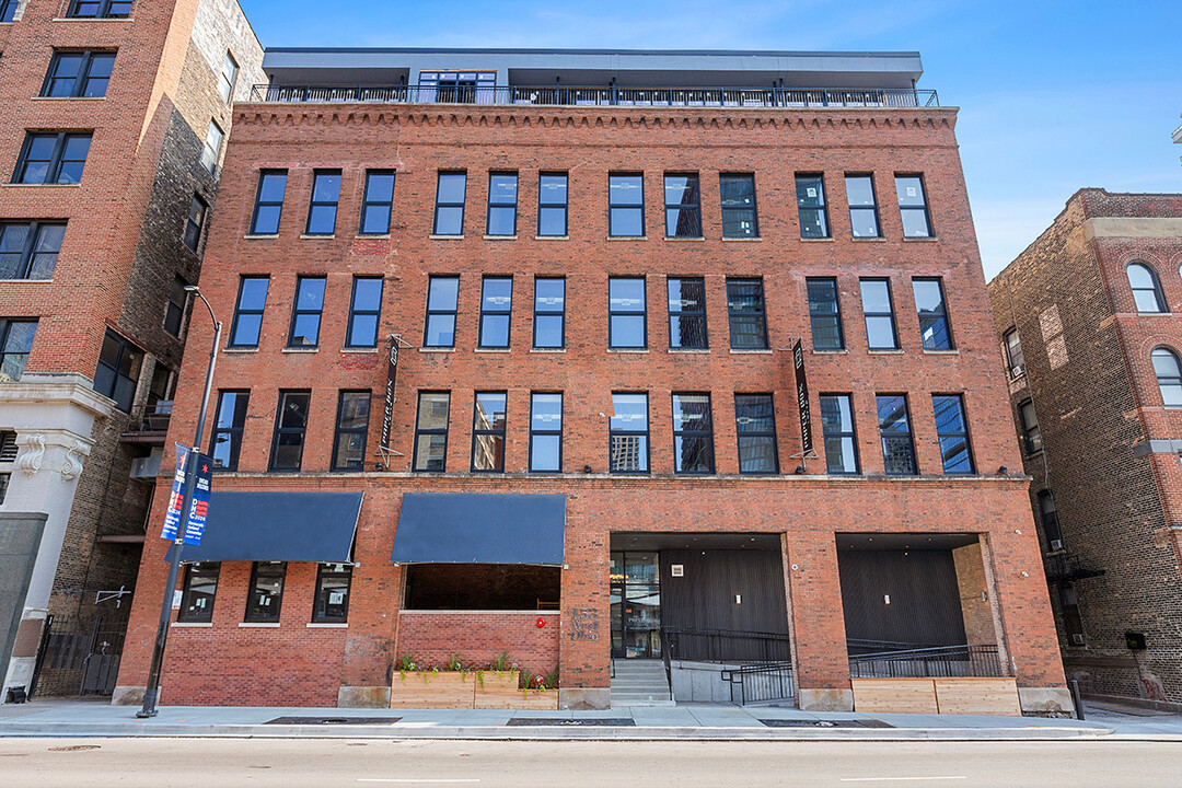 153 W Ohio St, Unit 503 in Chicago, IL - Building Photo