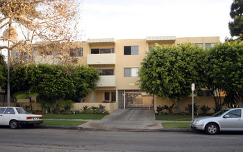 1946 Overland Ave in Los Angeles, CA - Foto de edificio - Building Photo