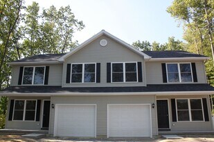 129 Vosburgh Rd in Clifton Park, NY - Building Photo