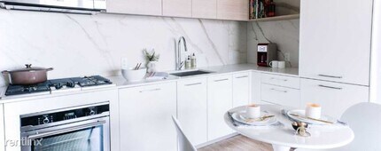 160 N Desplaines St in Chicago, IL - Building Photo - Building Photo