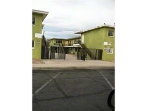 Sunrise Apartments in Las Vegas, NV - Building Photo - Building Photo