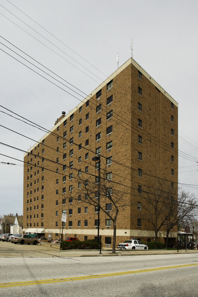 Fedor Manor Apartments in Lakewood, OH - Building Photo - Building Photo