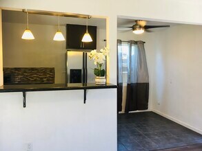 2120 Grand Ave in San Diego, CA - Building Photo - Building Photo