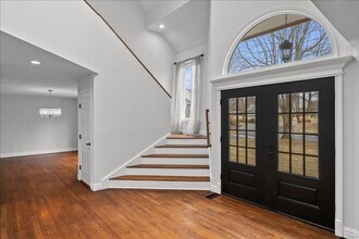745 Iris Ct in Yorktown Heights, NY - Building Photo - Building Photo