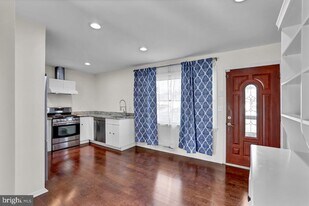 5608 Ottawa Rd in Centreville, VA - Building Photo