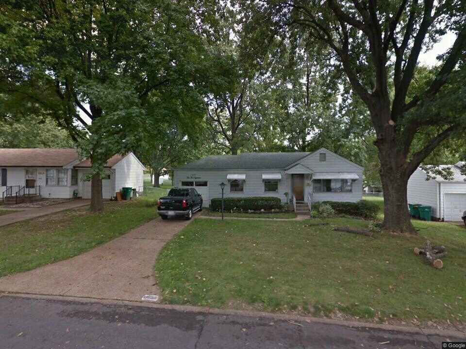 10518 Repose Dr in St. Louis, MO - Building Photo