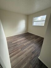15718 Morgan St, Unit B in Clearwater, FL - Building Photo - Building Photo