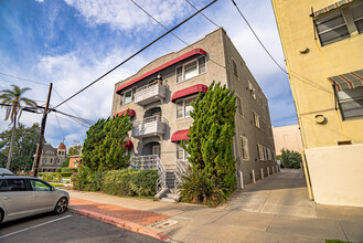 128 Kalmia St in San Diego, CA - Building Photo - Primary Photo