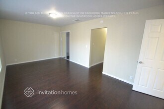 7447 Loma Verde Ave in Los Angeles, CA - Building Photo - Building Photo