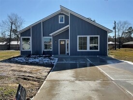 719 Red Oak Ave in Crosby, TX - Building Photo