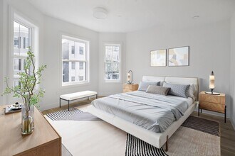 320 Maverick St, Unit 1 in Boston, MA - Building Photo - Building Photo