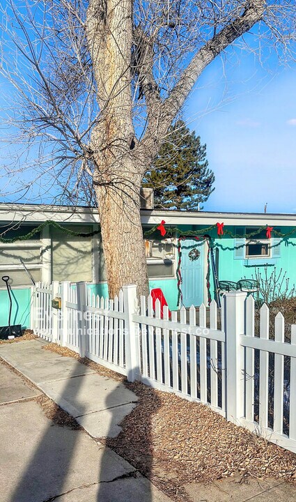 7951 N Raleigh St in Westminster, CO - Foto de edificio