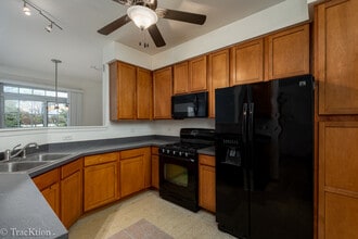 104 Concord Dr S in Oswego, IL - Building Photo - Building Photo