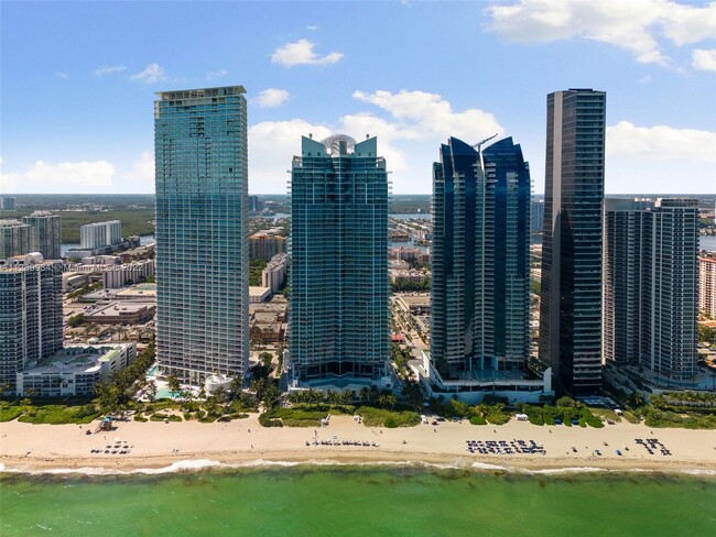 17001 Collins Ave, Unit 3904 in Sunny Isles Beach, FL - Building Photo - Building Photo