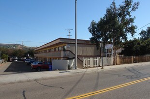 2286 Primrose Ave in Vista, CA - Building Photo