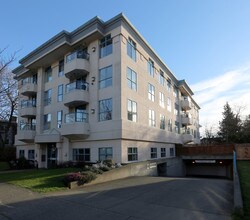 380 Cook St in Victoria, BC - Building Photo - Building Photo