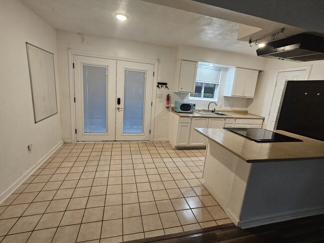 1011 Hamblen Rd in Houston, TX - Building Photo - Building Photo