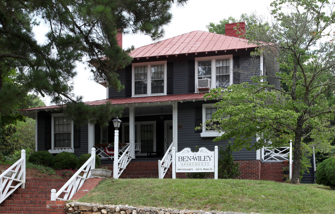 The Ben-Wiley Apartments in Fuquay Varina, NC - Foto de edificio