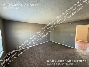 2039 Sweet Blossom Ln in Indianapolis, IN - Building Photo - Building Photo