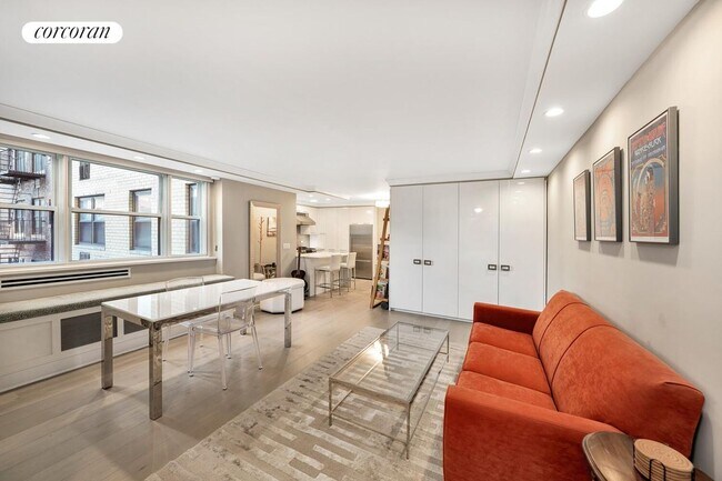 315 E 72nd St in New York, NY - Foto de edificio - Building Photo