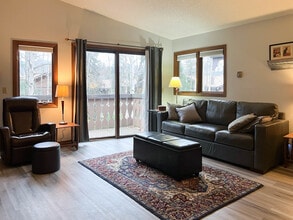 4764 Mills Dr in Anchorage, AK - Building Photo - Building Photo