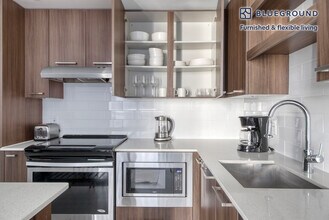 86 SW 8th St in Miami, FL - Building Photo - Building Photo