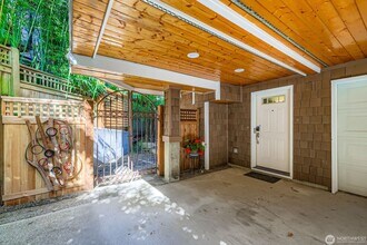 2622 E Madison St in Seattle, WA - Building Photo - Building Photo