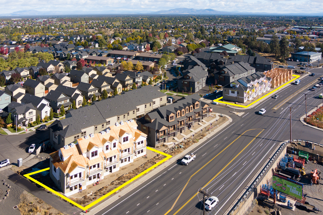 Calaveras Townhomes in Bend, OR - Building Photo