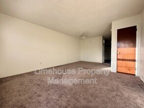 4428 Ocean View Ave in Virginia Beach, VA - Building Photo - Building Photo