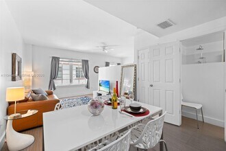 530 Ocean Dr in Miami Beach, FL - Building Photo - Building Photo