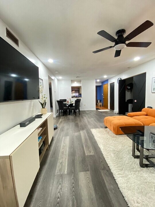 375 Aiken Ave in Lowell, MA - Building Photo