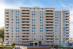 Victoria Place Apartments in Saskatoon, SK - Building Photo