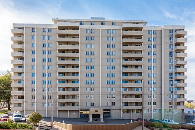 Victoria Place Apartments in Saskatoon, SK - Building Photo