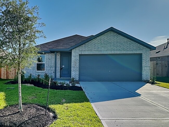 property at 425 Texas Pecan Dr