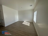 2366 E Alexander Ln in Saint George, UT - Foto de edificio - Building Photo