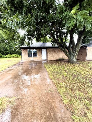 101 Redbud Ct in Waxahachie, TX - Building Photo