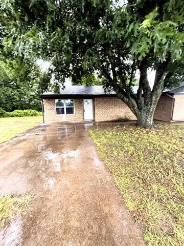 property at 101 Redbud Ct