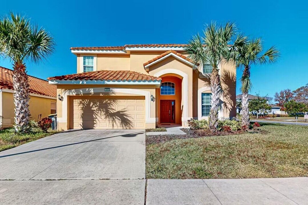 310 Cabello Dr in Davenport, FL - Building Photo