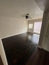 9306 St Lo Rd in Houston, TX - Foto de edificio - Building Photo