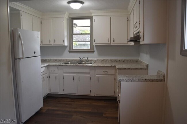 205 McFadden St in St. Clairsville, OH - Building Photo - Building Photo